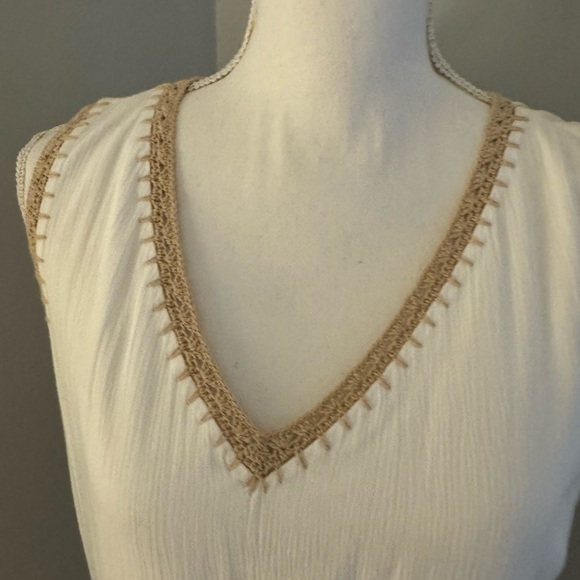 Chico’s maxi dress. White w/crochet trim, lined skirt size 0 equivalent to Small - Picture 4 of 10